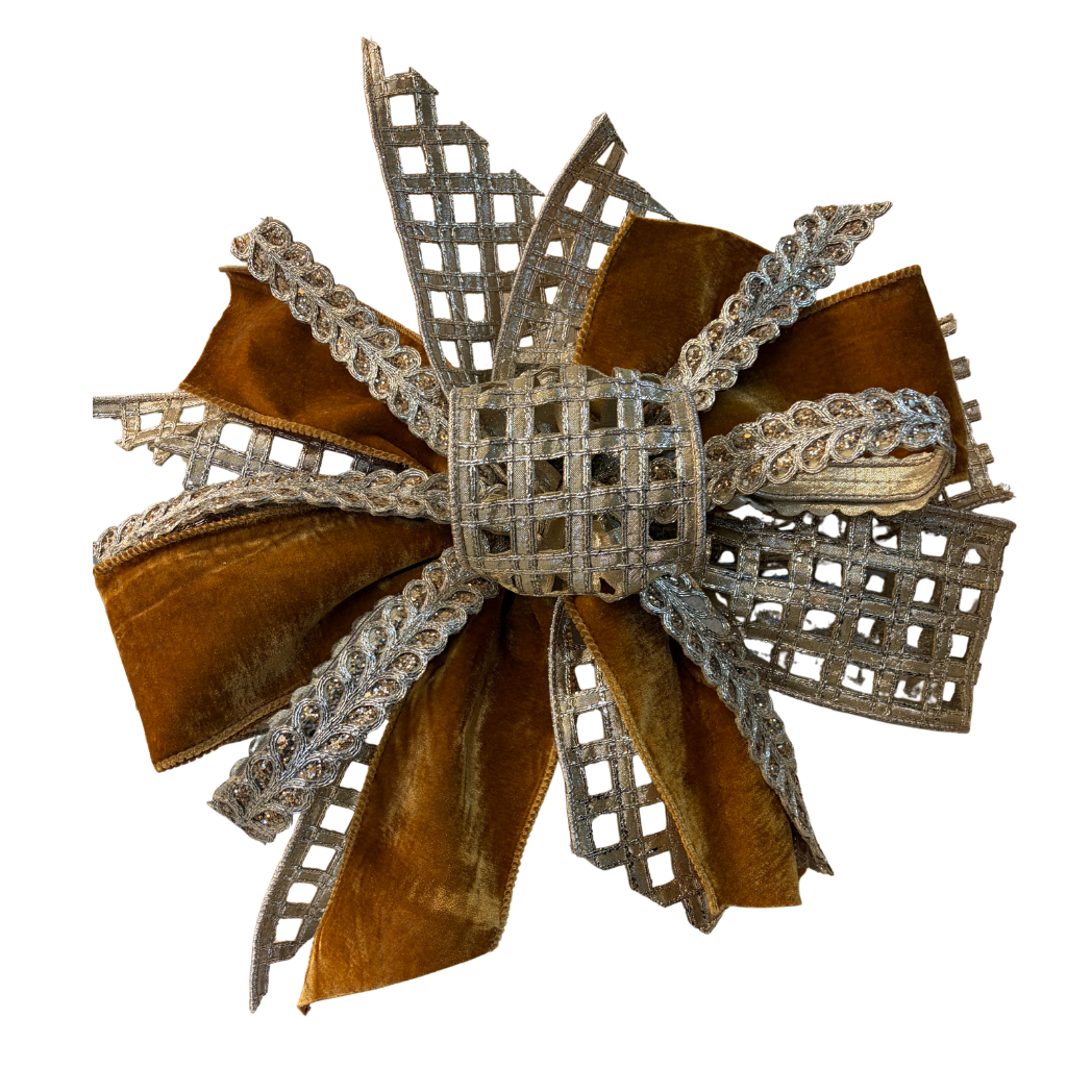Silver Square, Camel & Sparkle bow Approx. 18" Long x 18" Wide